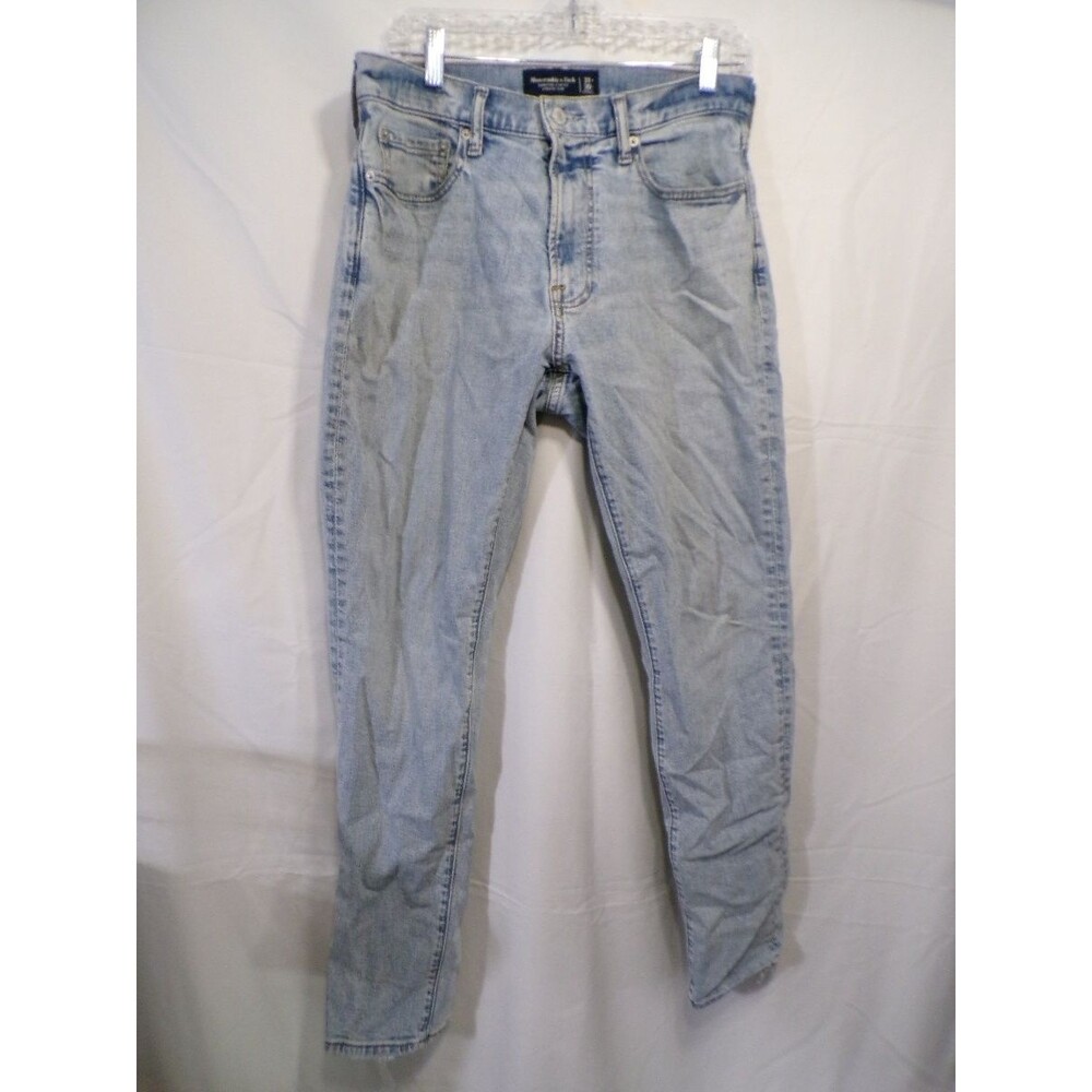 Abercrombie & Fitch Women's Athletic Slim Light Wash Jeans Size 31 30
